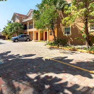Cozy, Upscale Centrally Located In Kgn 6 Kingston